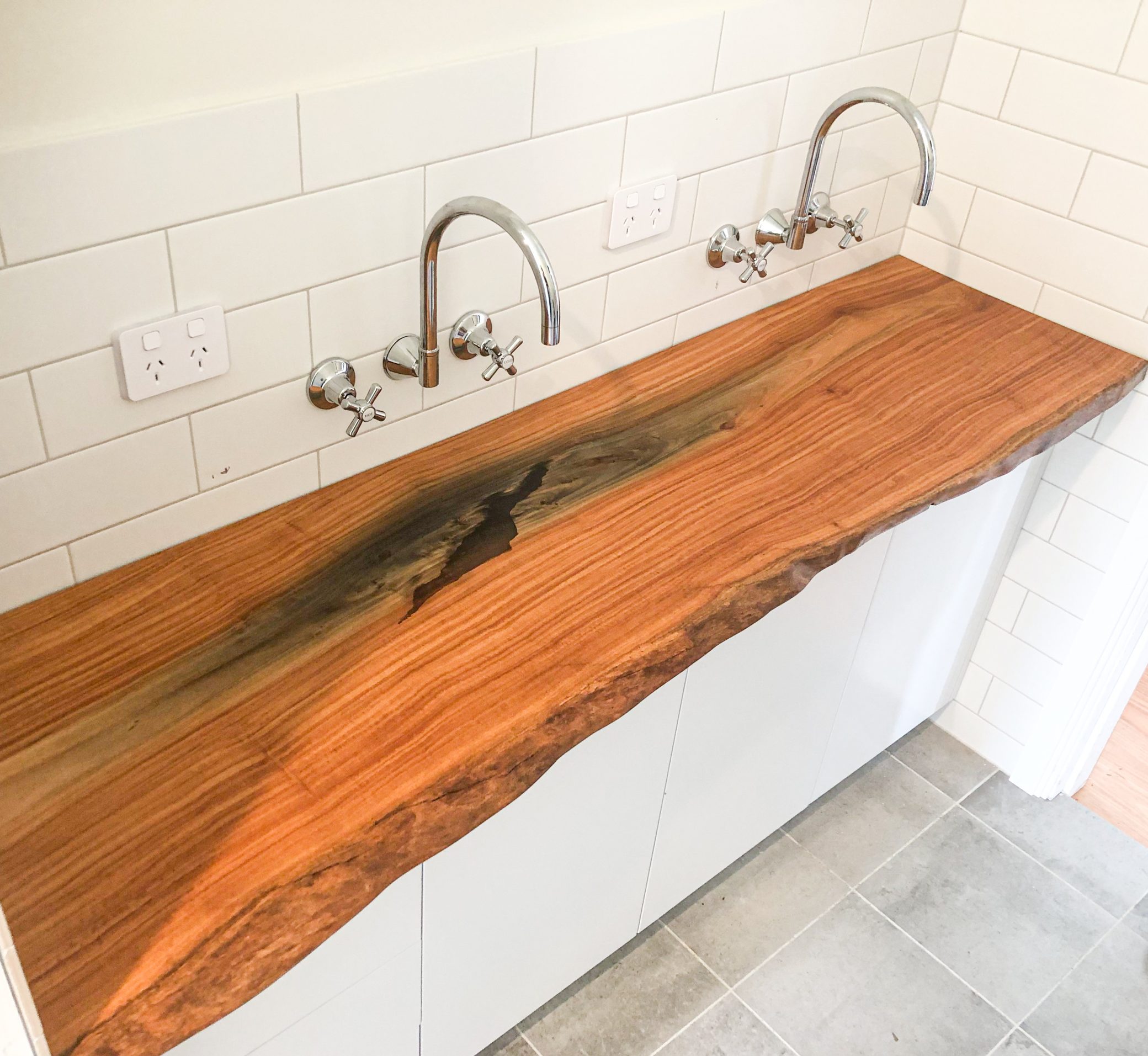 398741A7-8028-4188-89DF-7AA3FD078308